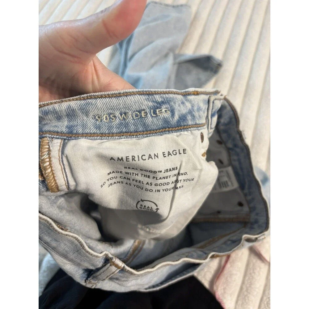 American Eagle 90s wide leg jeans Womens 6 Lightwash denim back to school basic